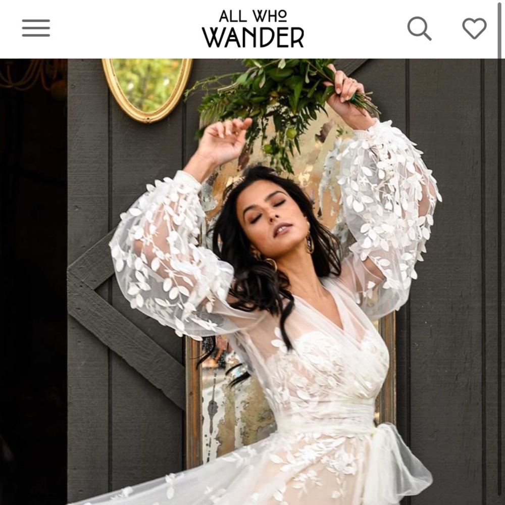 Essence - All Who Wander Never Jacket